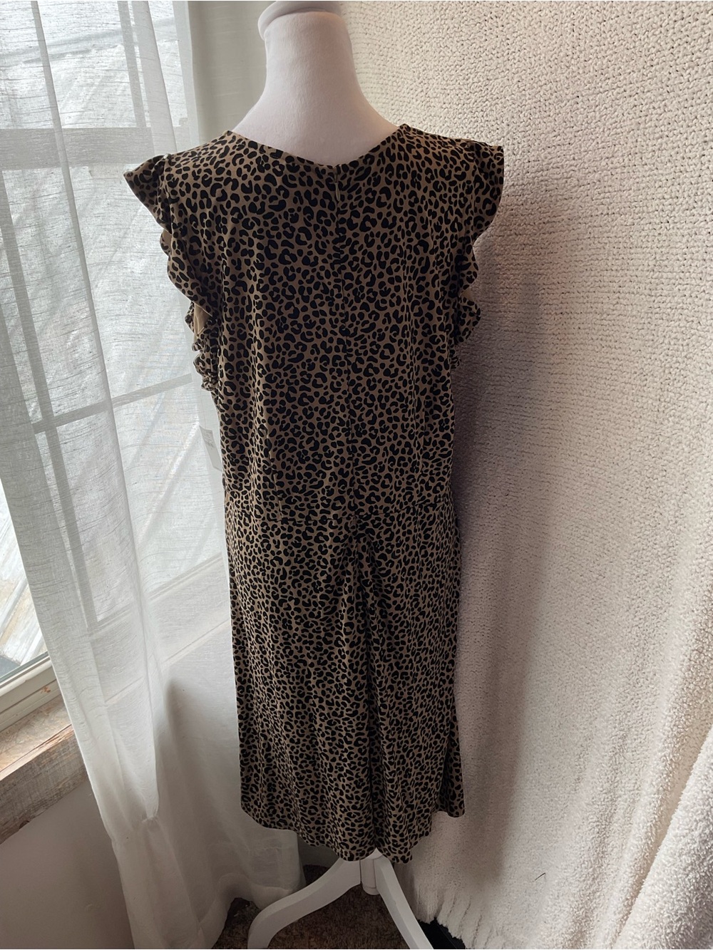 Old Navy Leopard Print Midi Dress in Tan and Black - Picture 5 of 7